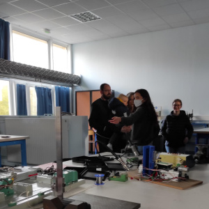 Découverte de la salle de technologie