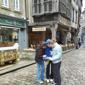 On cherche, on discute, on trouve la solution.