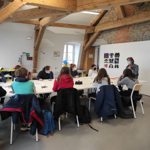 présentation de l'atelier de pratique à la galerie R. Hains